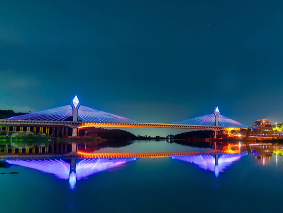 轟動(dòng)印度，當(dāng)?shù)厥鬃鶚蛄篖ED燈光秀—Durgam Cheravu Bridge